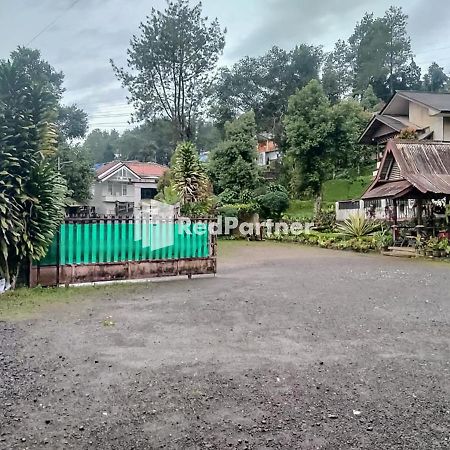 Pertiwi Village Redpartner Paragajen Екстер'єр фото